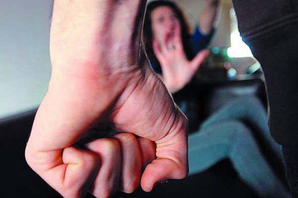 Prisioacuten preventiva por golpear a su ex pareja y atosigarla diacutea a d