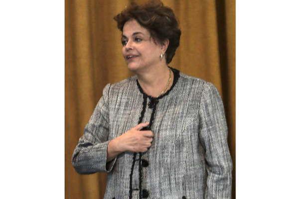 Rousseff advirtioacute que la crisis en Venezuela puede terminar en una guerra civil