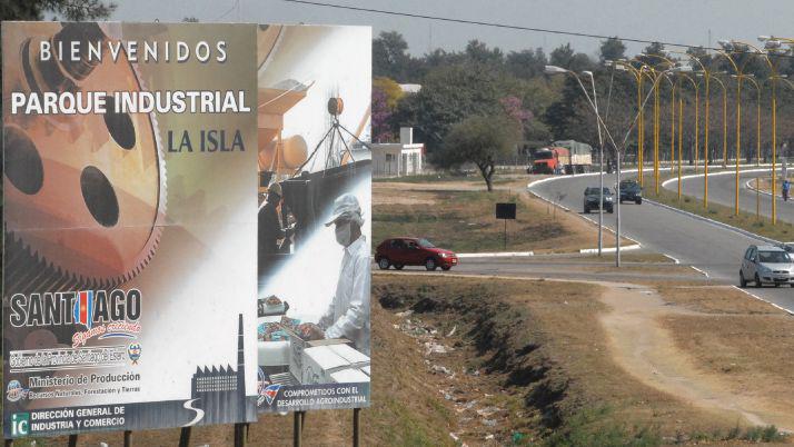 El parque industrial La Isla reuacutene  50 establecimientos en plena actividad