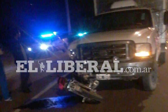 Motociclista murioacute aplastado por un camioacuten en La Banda