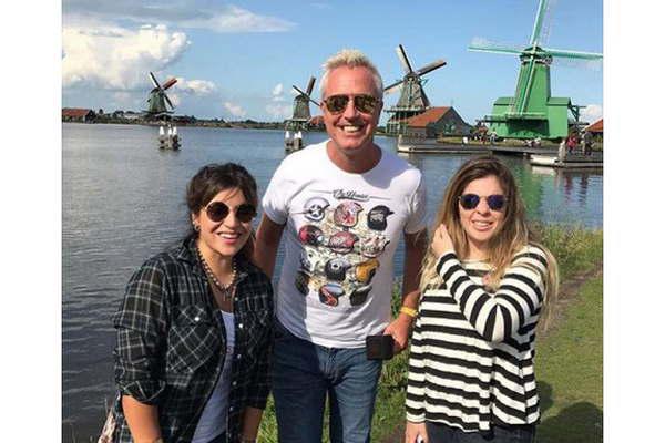 Tres figuras casi quedan detenidas  en Holanda 
