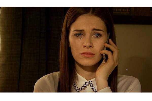 Actriz de la novela Esposa Joven se enojoacute y abandonoacute un programa de TV