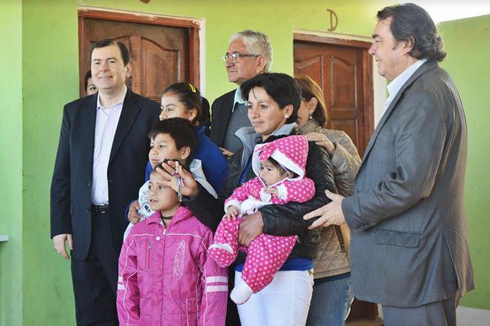 El senador nacional Dr Gerardo Zamora y diferentes funcionarios estuvieron presentes en el acto