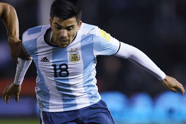 Lionel Messi volvioacute a ser de lo mejor del equipo junto al Huevo Acuntildea que ingresoacute por el lesionado Aacutengel Di Mariacutea