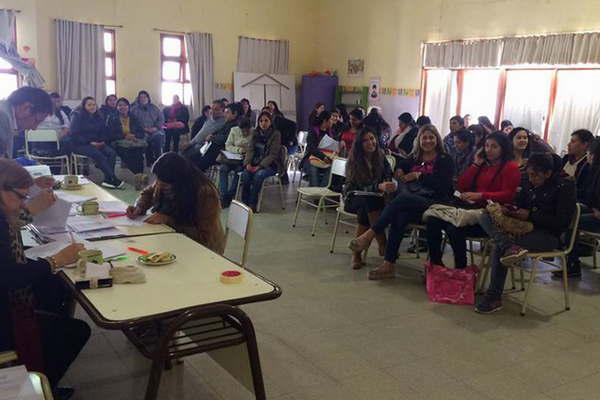 Llaman a cubrir cargos de maestros de Muacutesica