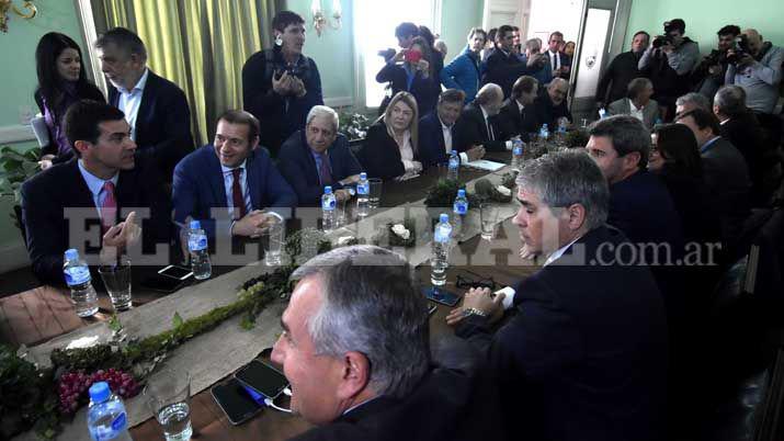 Gobernadores hicieron una fuerte defensa de la coparticipación ante el planteo de Vidal