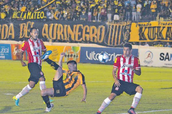 Mitre aproboacute su ensayo ante San Martiacuten  