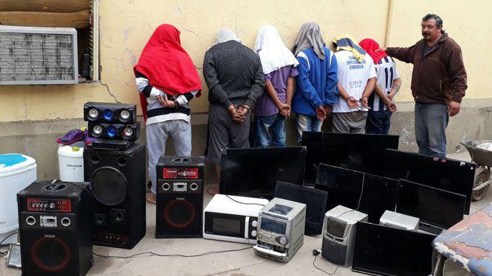 Detienen a siete delincuentes y recuperan bienes