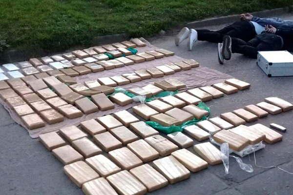 Desbaratan una banda narco y secuestran  230 kilos de marihuana 