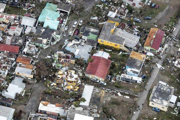El poderoso Irma dejoacute muerte destruccioacuten e inundaciones en el Caribe y se dirige a La Florida