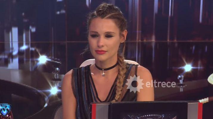 Laura Esquivel cantoacute en Showmatch y Pampita lloroacute emocionada