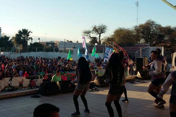 Mantildeana se inician las actividades del Mes de la Juventud en Clodomira