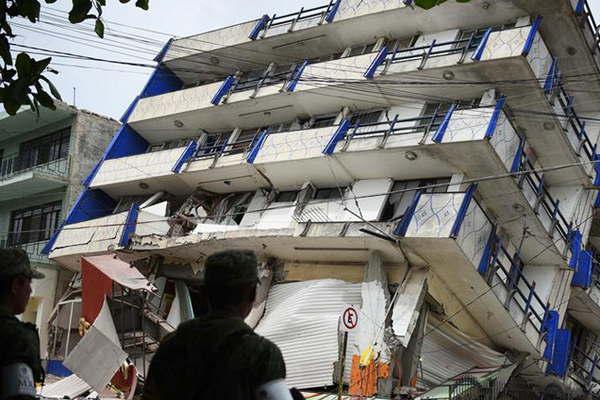 Un joven santiaguentildeo que vivioacute el terremoto en Meacutexico confesoacute que fue desesperante