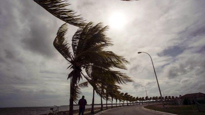 El huracaacuten Irma llegoacute a Cuba y obliga a evacuar a 5 millones de personas