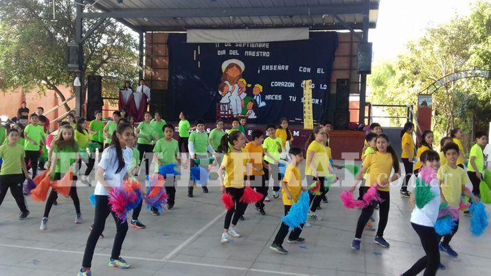 Emotivo acto del Diacutea del Maestro en el colegio Madre Mercedes Guerra
