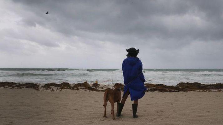 EN VIVO El huracaacuten Irma ya estaacute aquiacute y es mortiacutefero