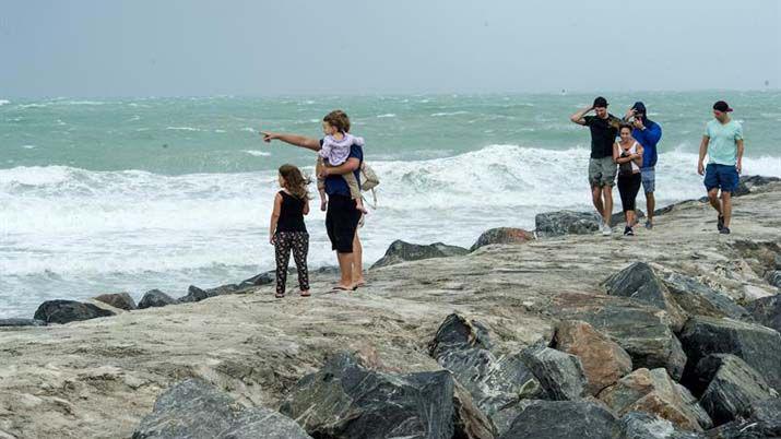 Imaacutegenes del huracaacuten Irma que ya estaacute en categoriacutea 3