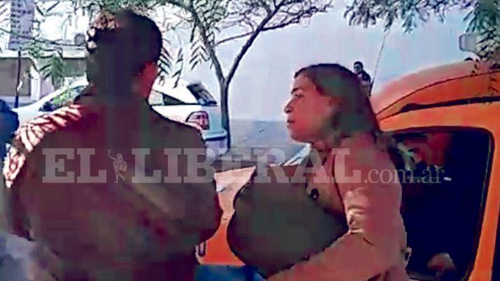 Diputado de Cambiemos le arrebatoacute documentacioacuten a la apoderada porque lo dejaron fuera de la lista