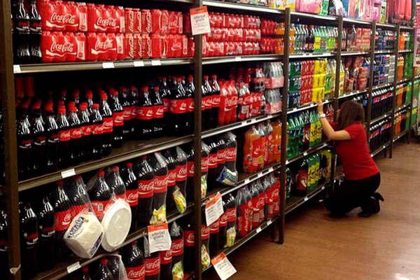 Coca Cola invertiraacute us 500 millones en economiacuteas regionales