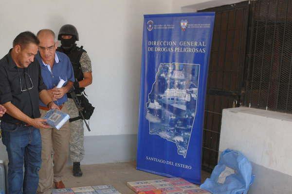 Imputan a exjefes de Drogas por extraviacuteo de 12 kilos de un secuestro de cocaiacutena