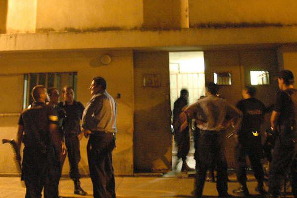 Se atrincheroacute en la casa de su ex con su hija y amenazaba con matarse