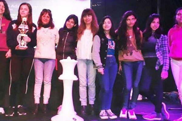 Destacada participacioacuten de alumnas santiaguentildeas en el torneo de ajedrez