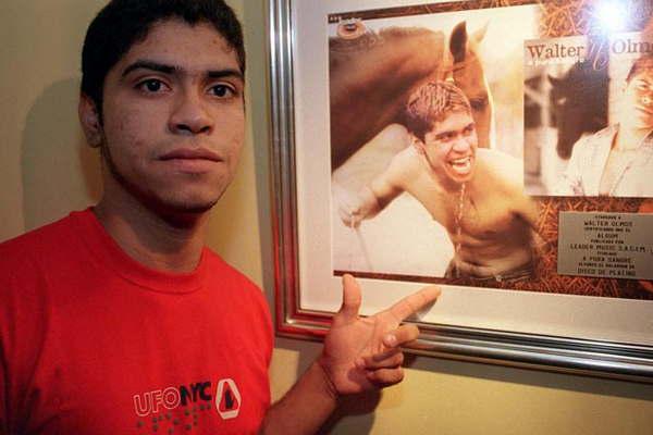 Publican canciones ineacuteditas de Walter Olmos