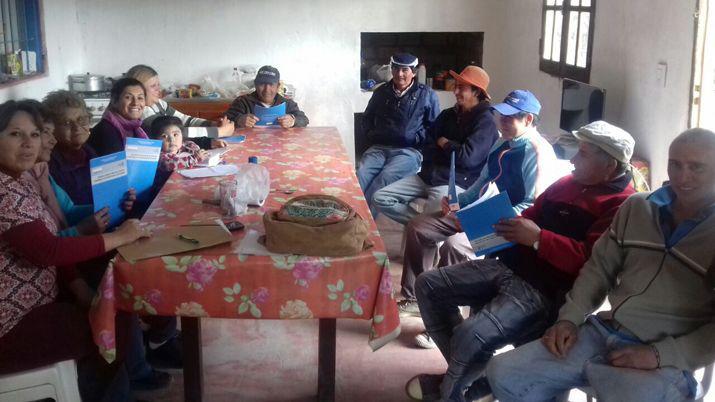 Buscan mejorar huertas para volcar sus producciones a la Feria Artesano