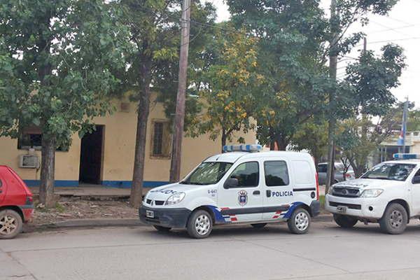 Fue apresado  en su trabajo por propinarle una golpiza a su pareja