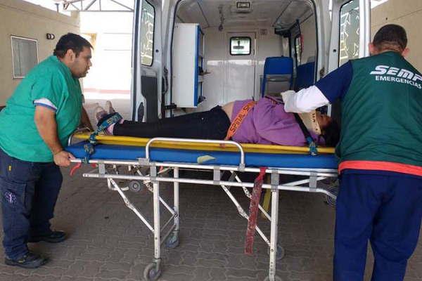 Embarazada sufrioacute heridas de diversa consideracioacuten en un choque