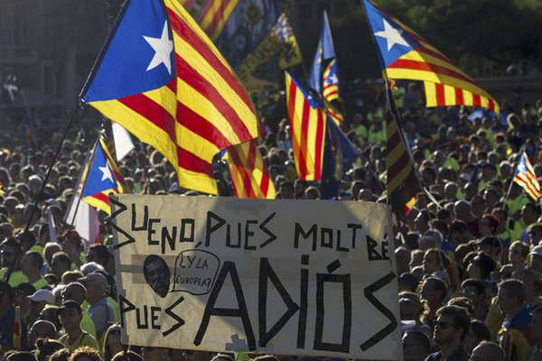 Tribunal suspendioacute la ley de desconexioacuten de catalanes de Espantildea