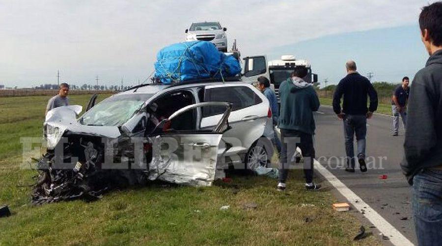 Choque entre un camioacuten y una camioneta sobre Ruta 34
