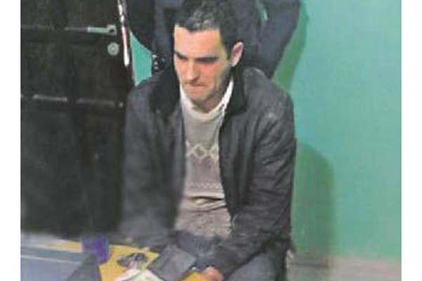 Un cordobeacutes libre y un proacutefugo por grooming a dos hermanas santiaguentildeas