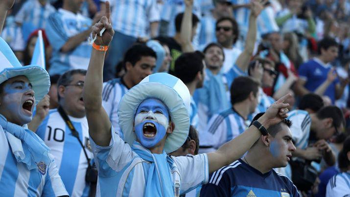 Cuaacutento costaraacute ver el partido entre Argentina y Peruacute
