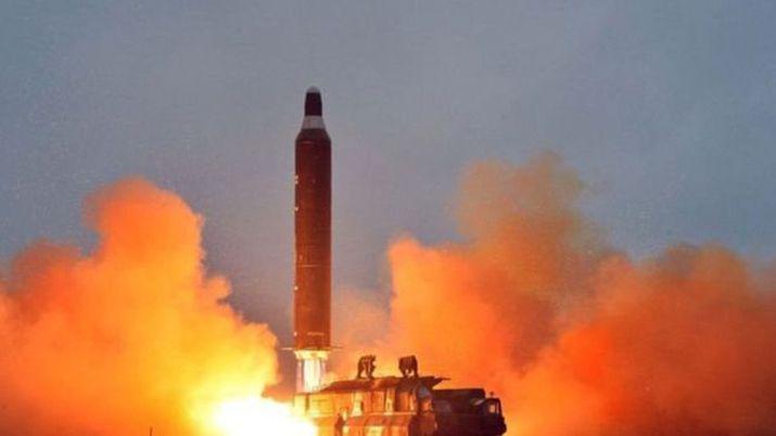 Alerta- Corea del Norte lanzoacute un misil que cayoacute en el mar japoneacutes