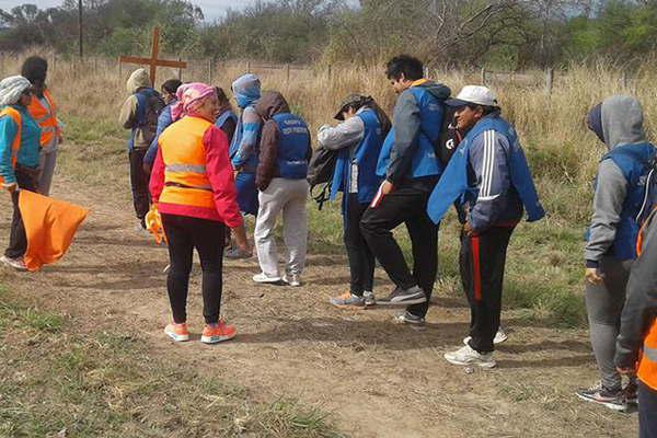 Los peregrinos llevan sus intenciones a Villa Mailiacuten