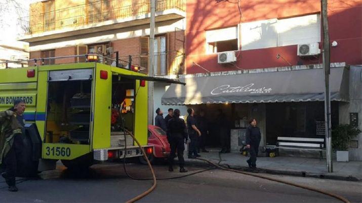 Al menos 18 personas fueron evacuadas de un edificio en llamas