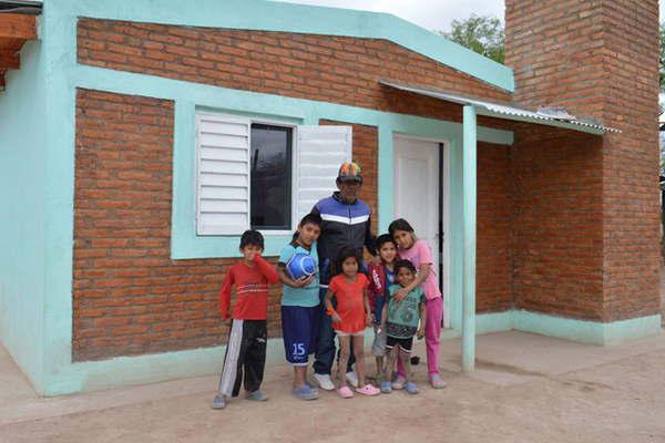 Fueron entregadas  53 viviendas sociales en Suncho Corral