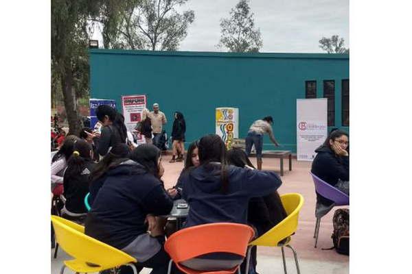 Invitan a la Feria de Artesanos 