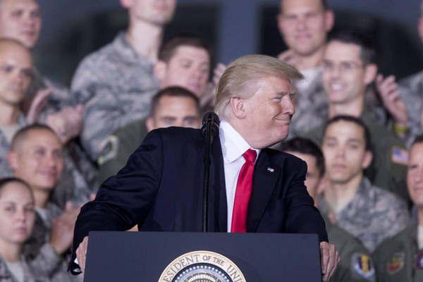 Trump quiere analizar opciones para superar la crisis