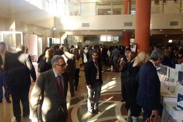 Se vienen un torneo de patiacuten y el Diacutea del Turismo