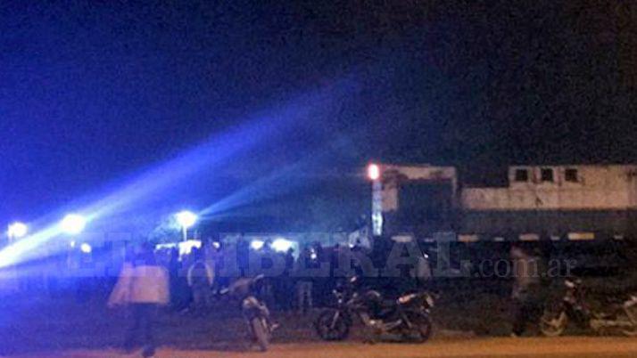 Se salvan de milagro tras ser embestidos por un tren en Beltraacuten