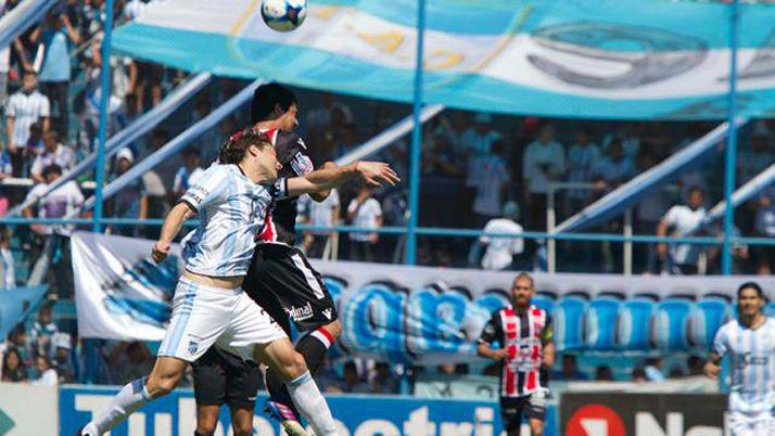 Atleacutetico Tucumaacuten Chacarita y un empate de ida y vuelta