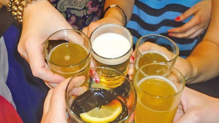 Desalojan fiesta clandestina con menores y hallan una adolescente altamente alcoholizada