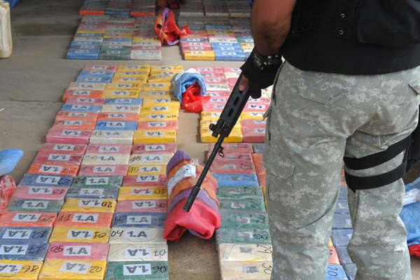 Indagaraacuten a dos ex jefes de Drogas por extraviacuteo de 12 kilos de cocaiacutena