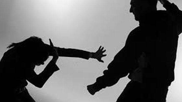 Extienden la detencioacuten de conocido chef por morderle los pechos a su novia