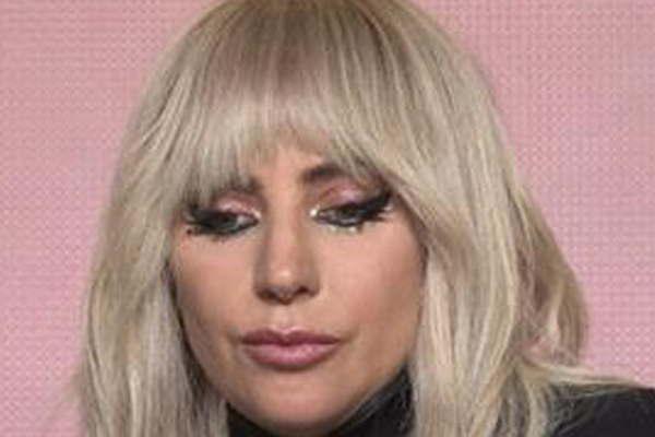 Lady Gaga- la fibromialgia la obligoacute a cancelar su gira hasta el 2018