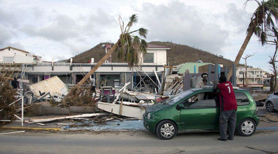 EN VIVO  El huracaacuten Mariacutea destruyoacute Dominica