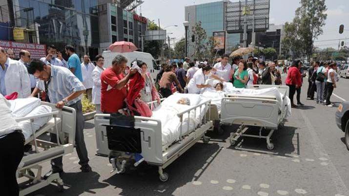 VIDEOS E IMaacuteGENES  Paacutenico desastre y evacuacioacuten en Ciudad de Meacutexico