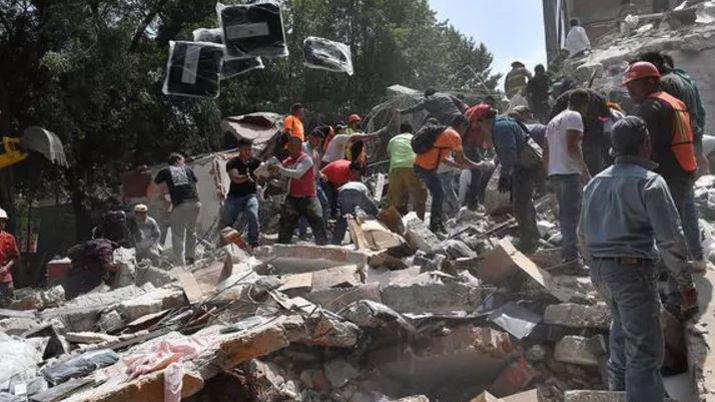 Santiaguentildea en Meacutexico nos cuenta experiencias tras el terremoto